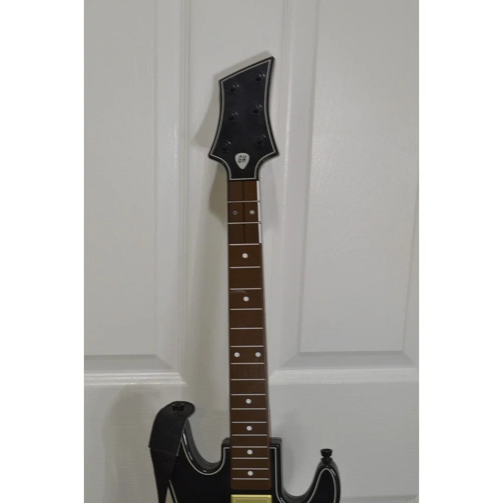 Activision‎ Guitar Hero Live Wireless Guitar Controller, S/N BGS1AL
